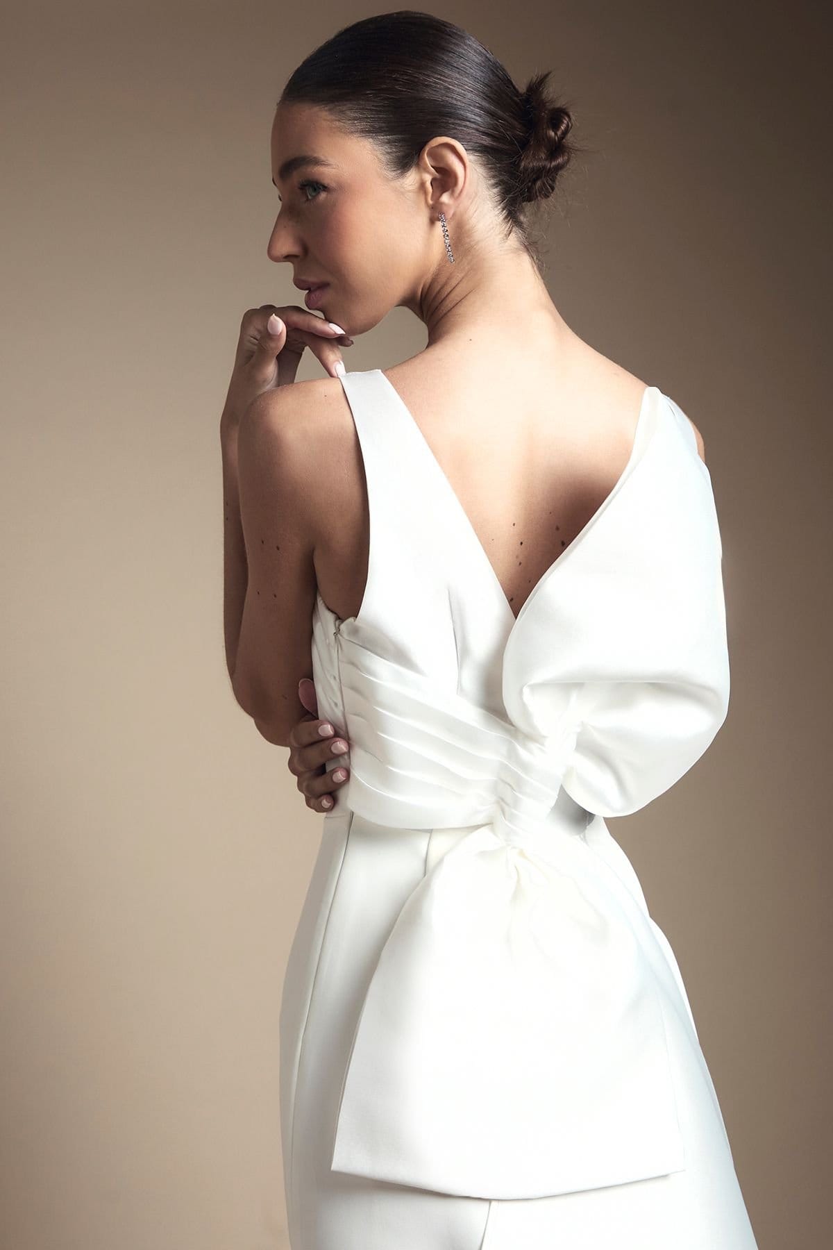 Coast Coast Women's Bow Back Column Maxi Dress in Ivory - 4