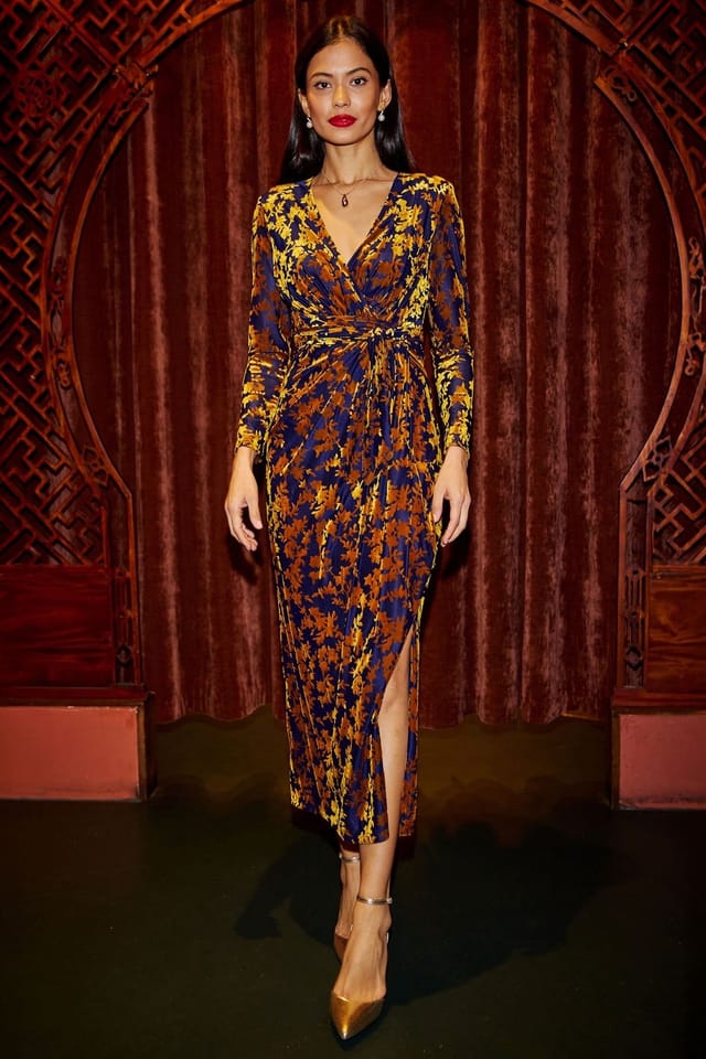 Yumi Yumi Women's Multi-Coloured Velour Stretch Midi Dress With Long Sleeves - 3