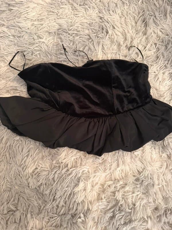 Bershka bershka velvet peplum bubble top
