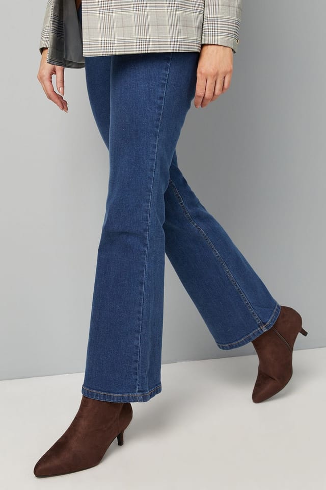 Wallis Wallis Women's Wide Fit Alma Faux Suede Kitten Heel Pointed Ankle Boots in Brown - 2