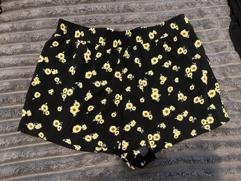 New Look Gorgeous ladies new look summer shorts size 14