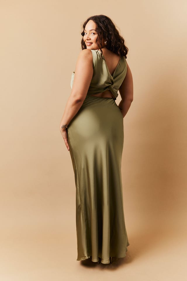 In The Style In The Style Women's Satin Twist Back Maxi Dress in Green - 2