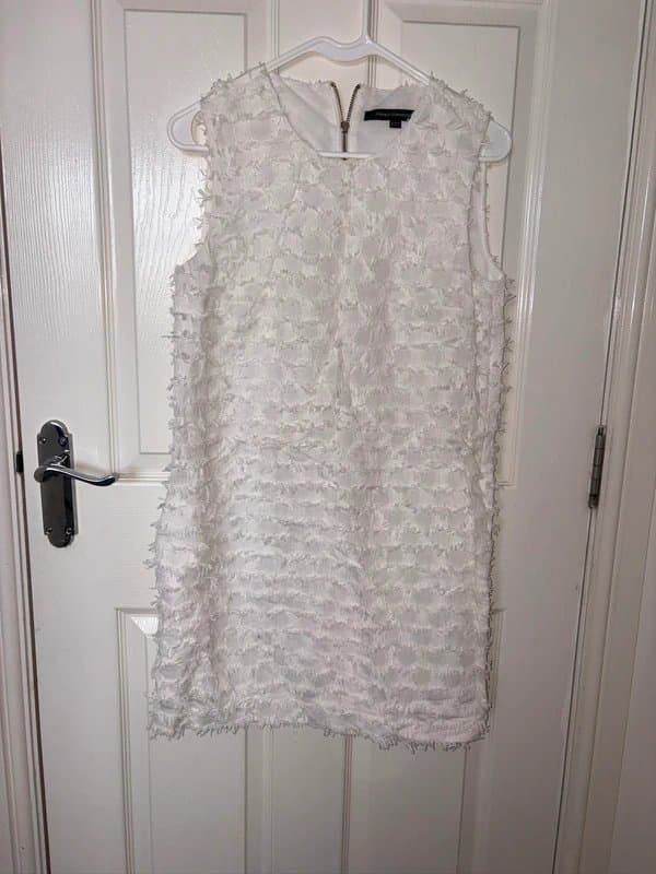 French Connection French Connection White Textured Shift Dress – Size Small