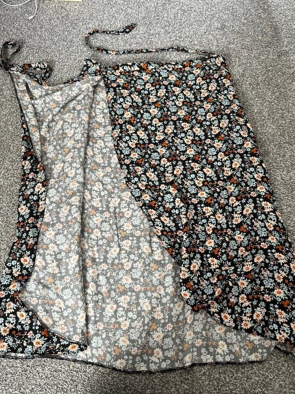 New Look Size 12 petite floral wrap over skirt