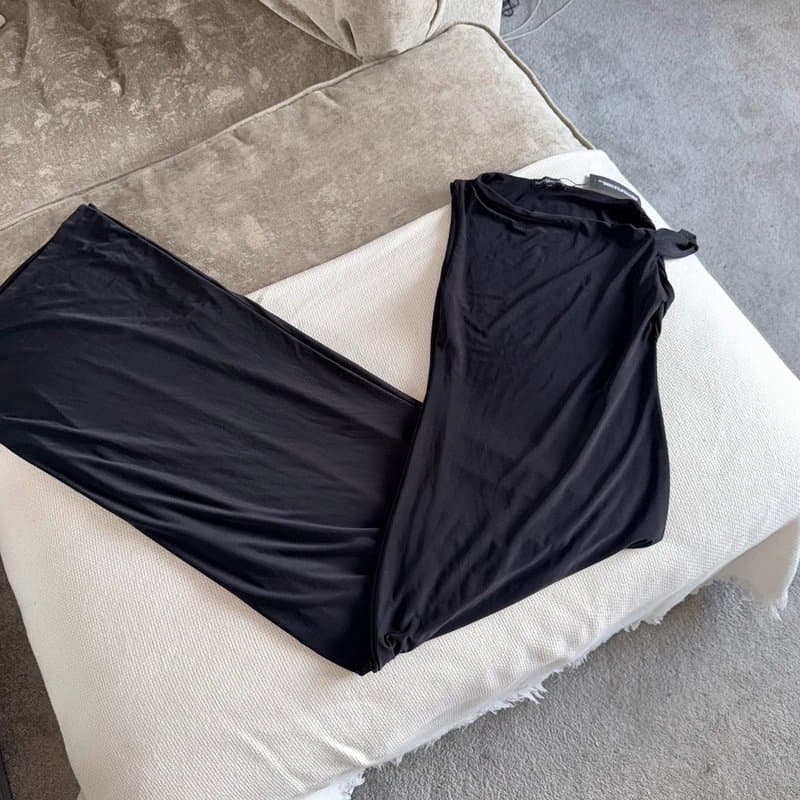 PrettyLittleThing Pretty little thing black maxi dress