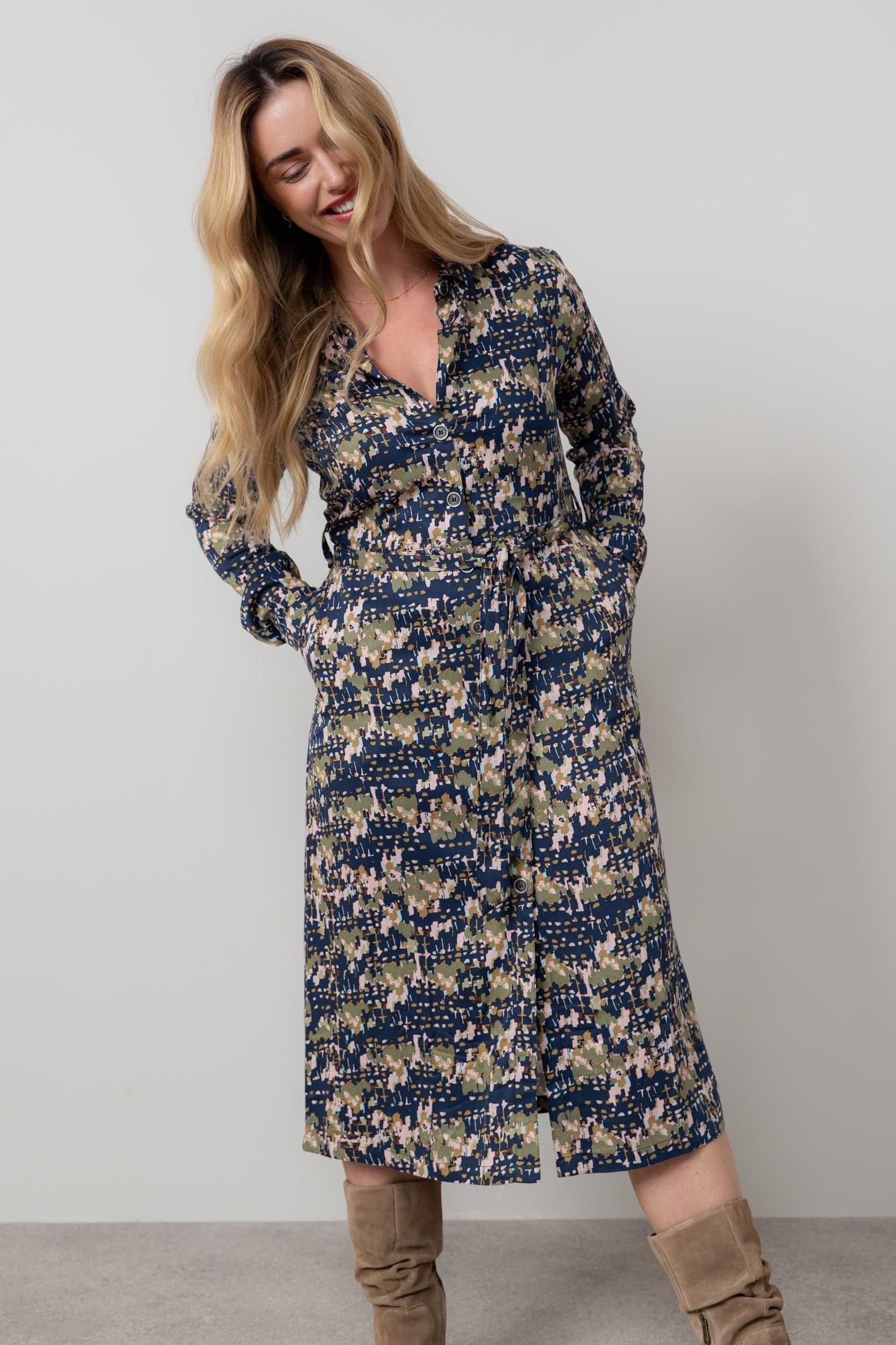 Lily & Me Lily & Me Women's Anya Collar & button through Midi Shirt Dress in Navy
