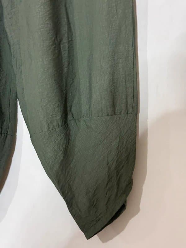 Made In Italy Made in Italy khaki green barrel shape tulip hem trousers one size