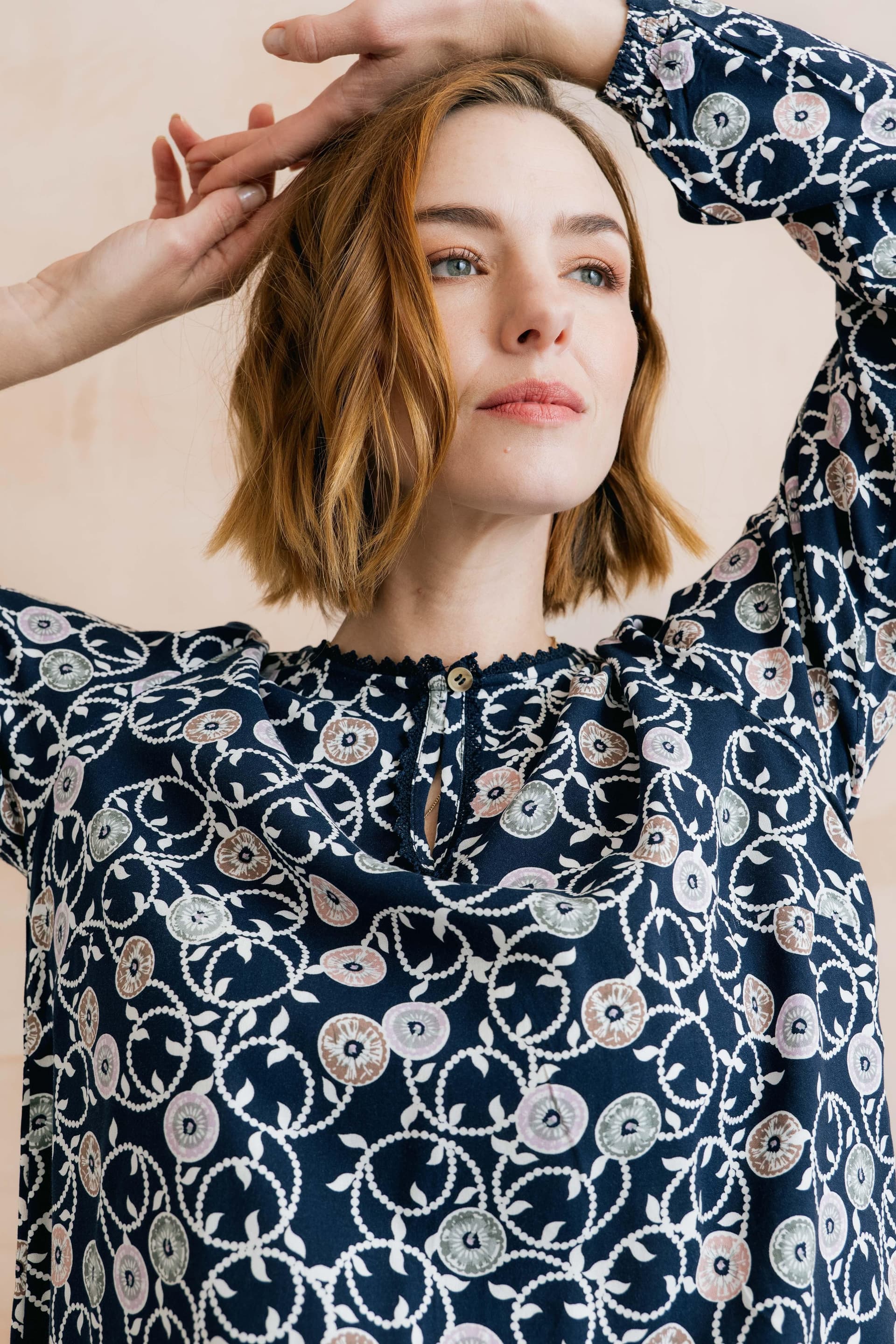 Lily & Me Lily & Me Navy Printed Keyhole Blouse