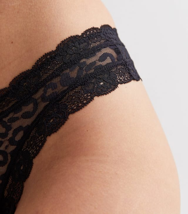 New Look Women's Black Leopard Lace Thong New Look - 3
