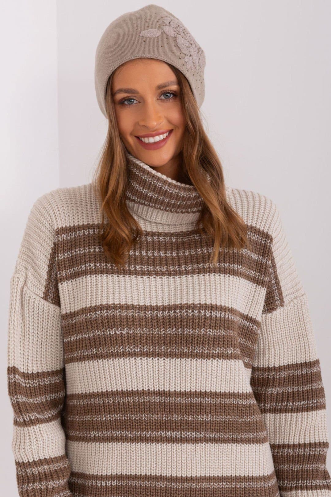 Love Lace Love Lace Women's Warm Winter Cashmere Beanie Hat With Rhinestone Decor Style in Beige