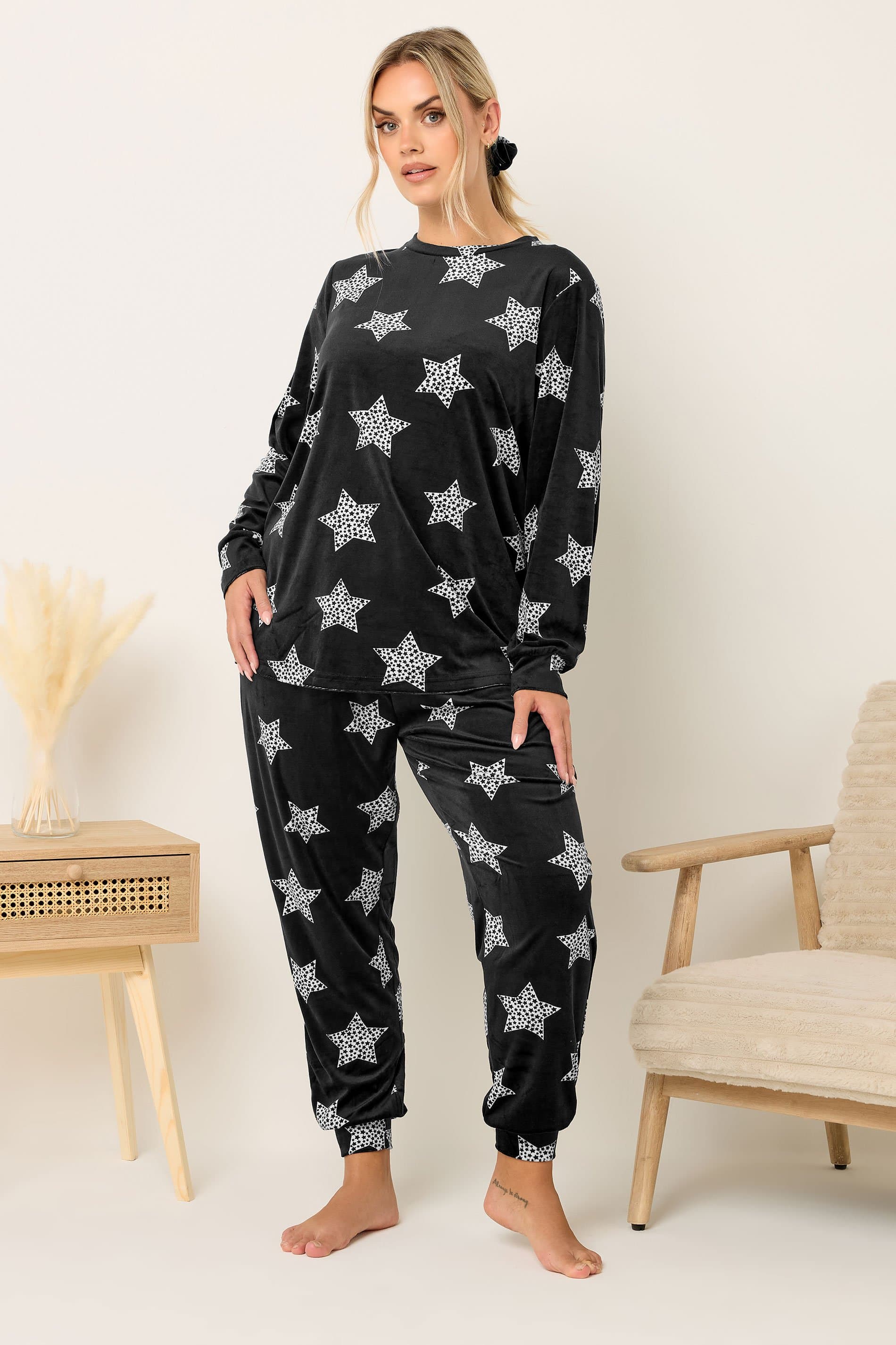 Yours Plus Size Set Black Star Print Fleece Pyjama