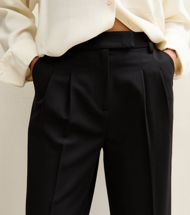 New Look Women's Black Pleated Front Wide Leg Trousers New Look - 2