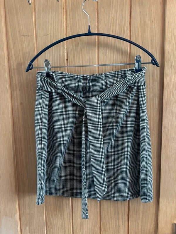 New Look New Look dogtooth mini skirt size 10