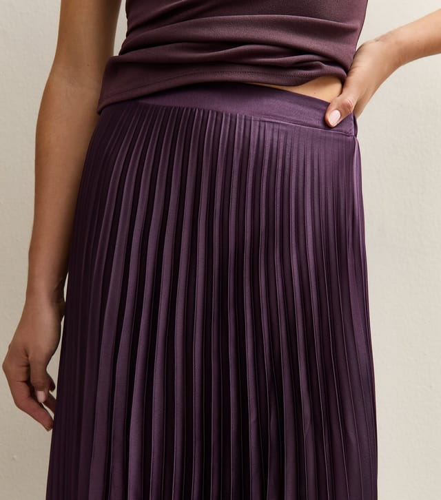 New Look Women's Dark Burgundy Satin Pleated Midi Skirt New Look - 2