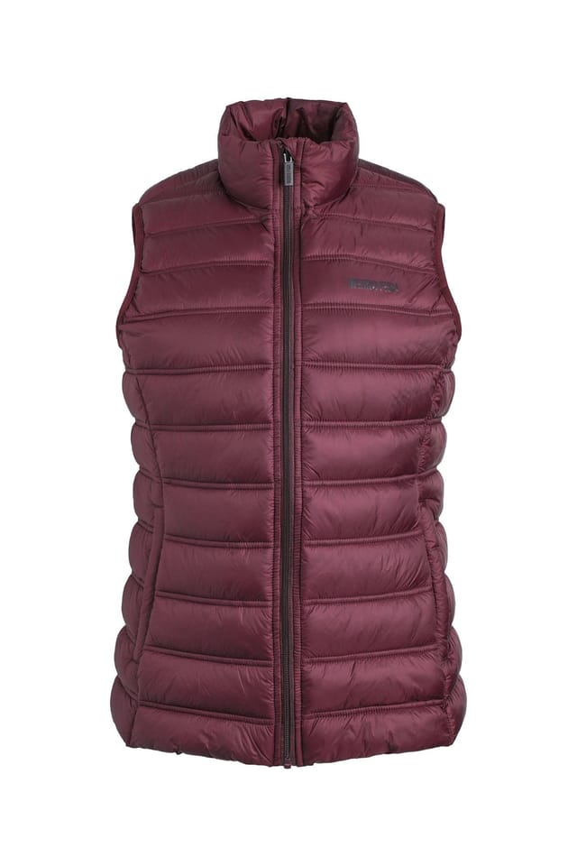 Weird Fish Weird Fish Women's Atissa Lightweight Padded Gilet in Aubergine - 2
