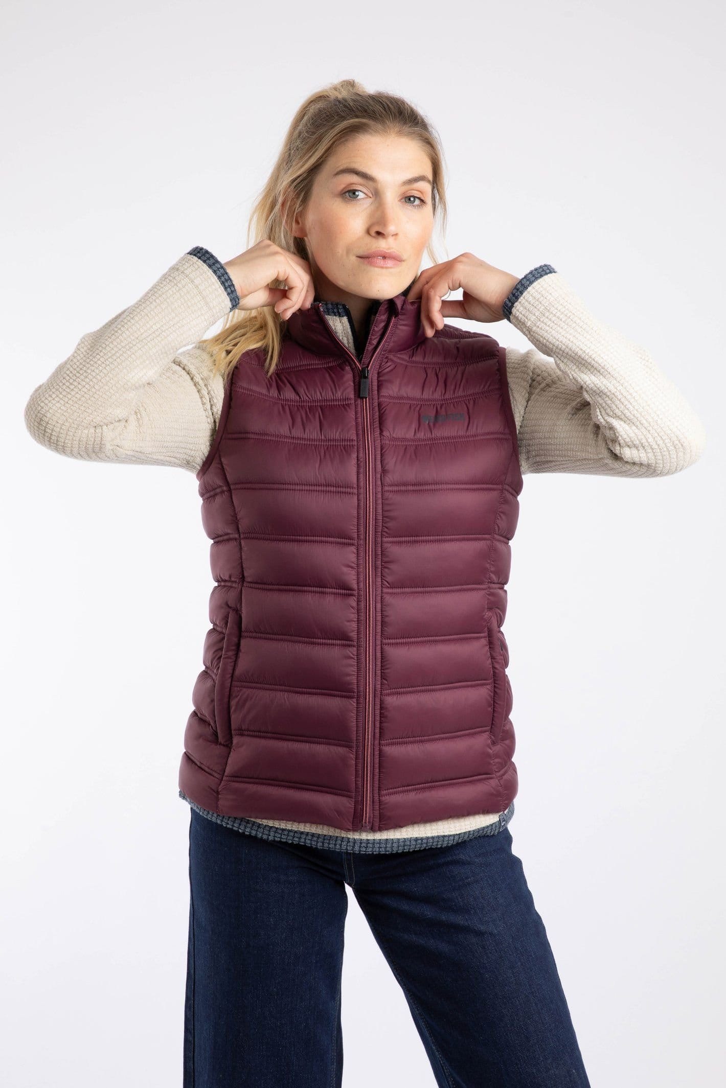 Weird Fish Weird Fish Women's Atissa Lightweight Padded Gilet in Aubergine - 4