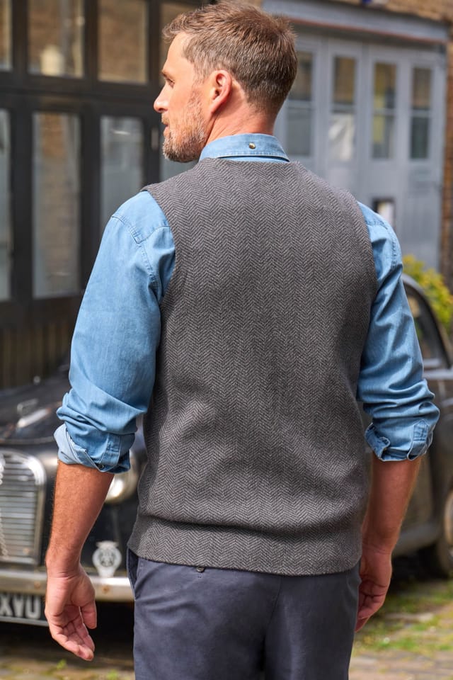 WoolOvers WoolOvers Men's Cotton Cashmere Waistcoat in Charcoal - 3