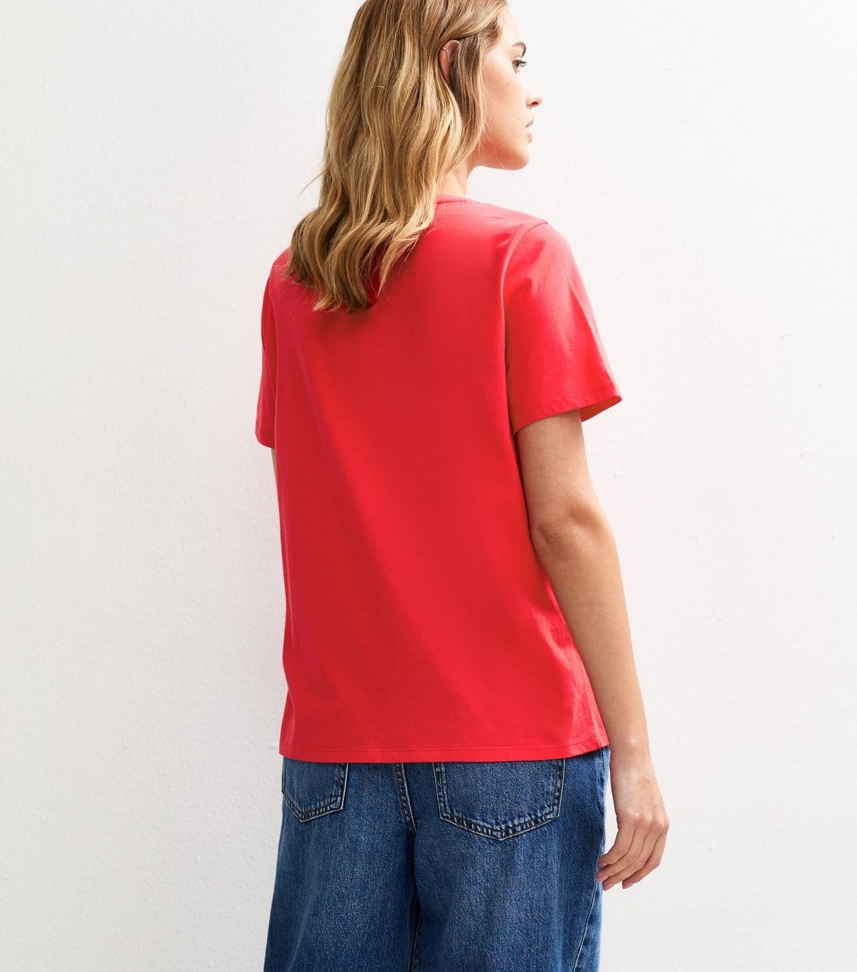 New Look Women's Bright Red Relaxed Fit V-Neck T-Shirt New Look - 4