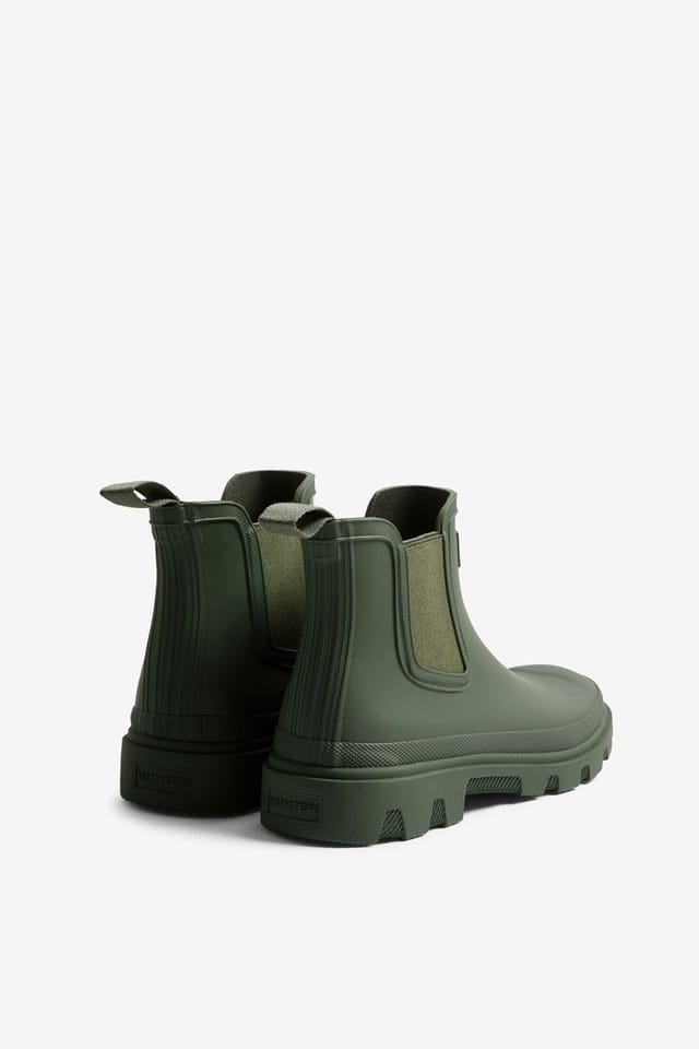 Hunter Hunter Women's Unisex Downpour Chelsea Olive in Dark Olive - 2
