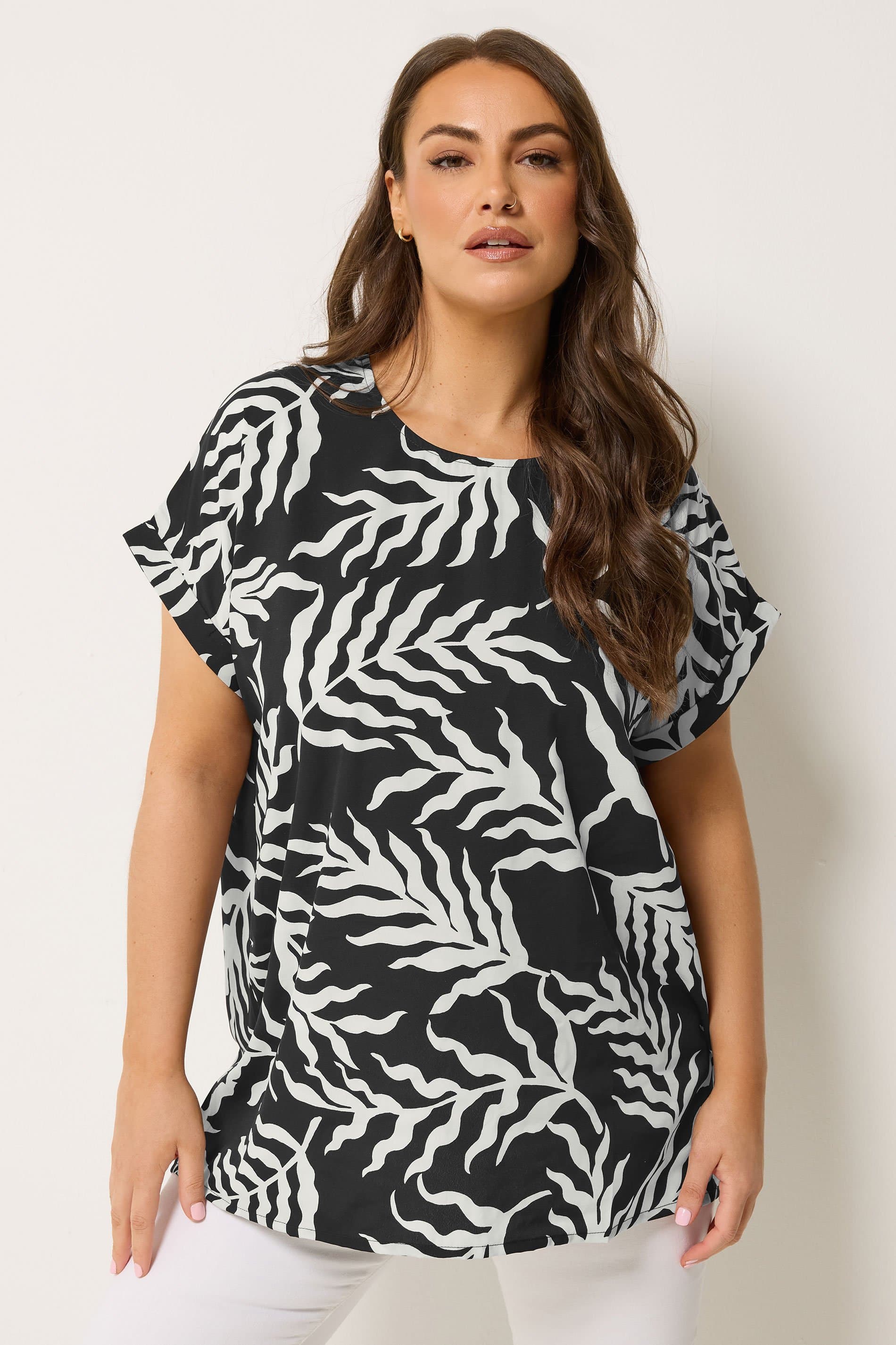 Yours Plus Size Black Leaf Print Top