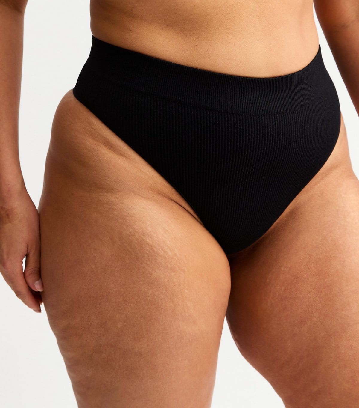 New Look Women's Plus Size Black Ribbed Seamless Thong Curves New Look - 1