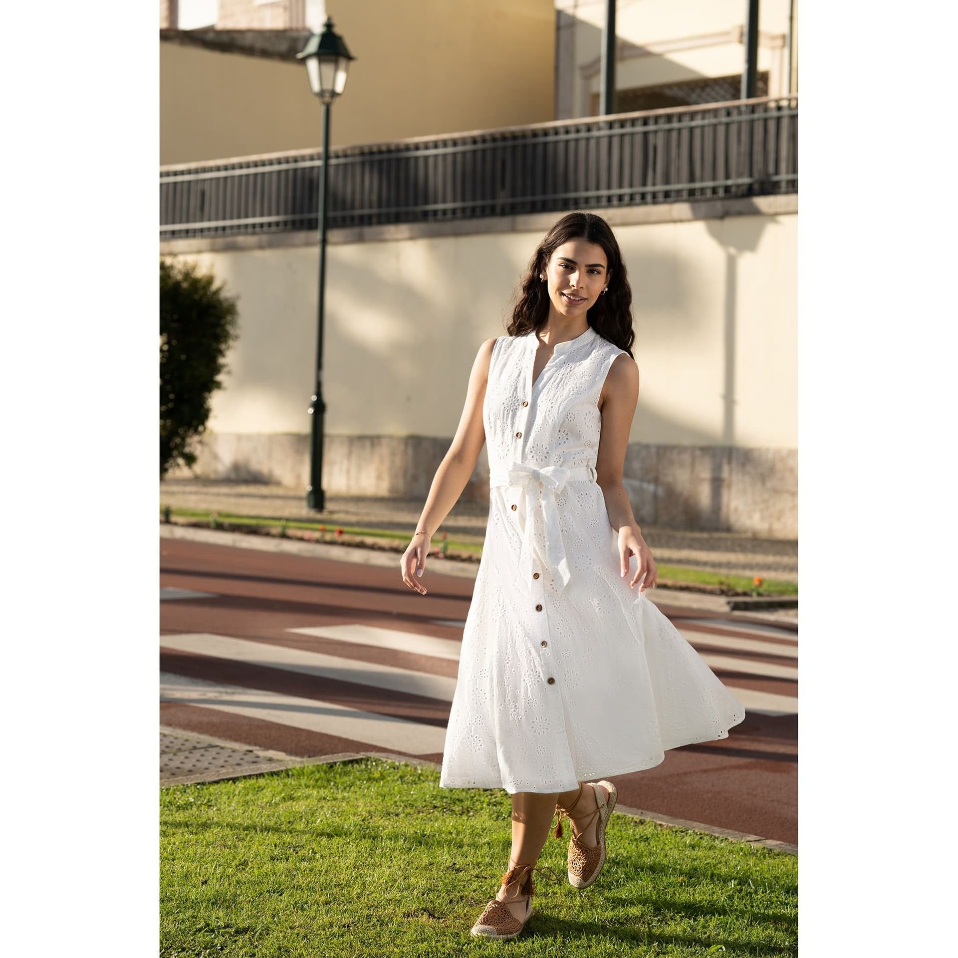Yumi Yumi Women's White Flower Broderie Anglaise Cotton Shirt Dress