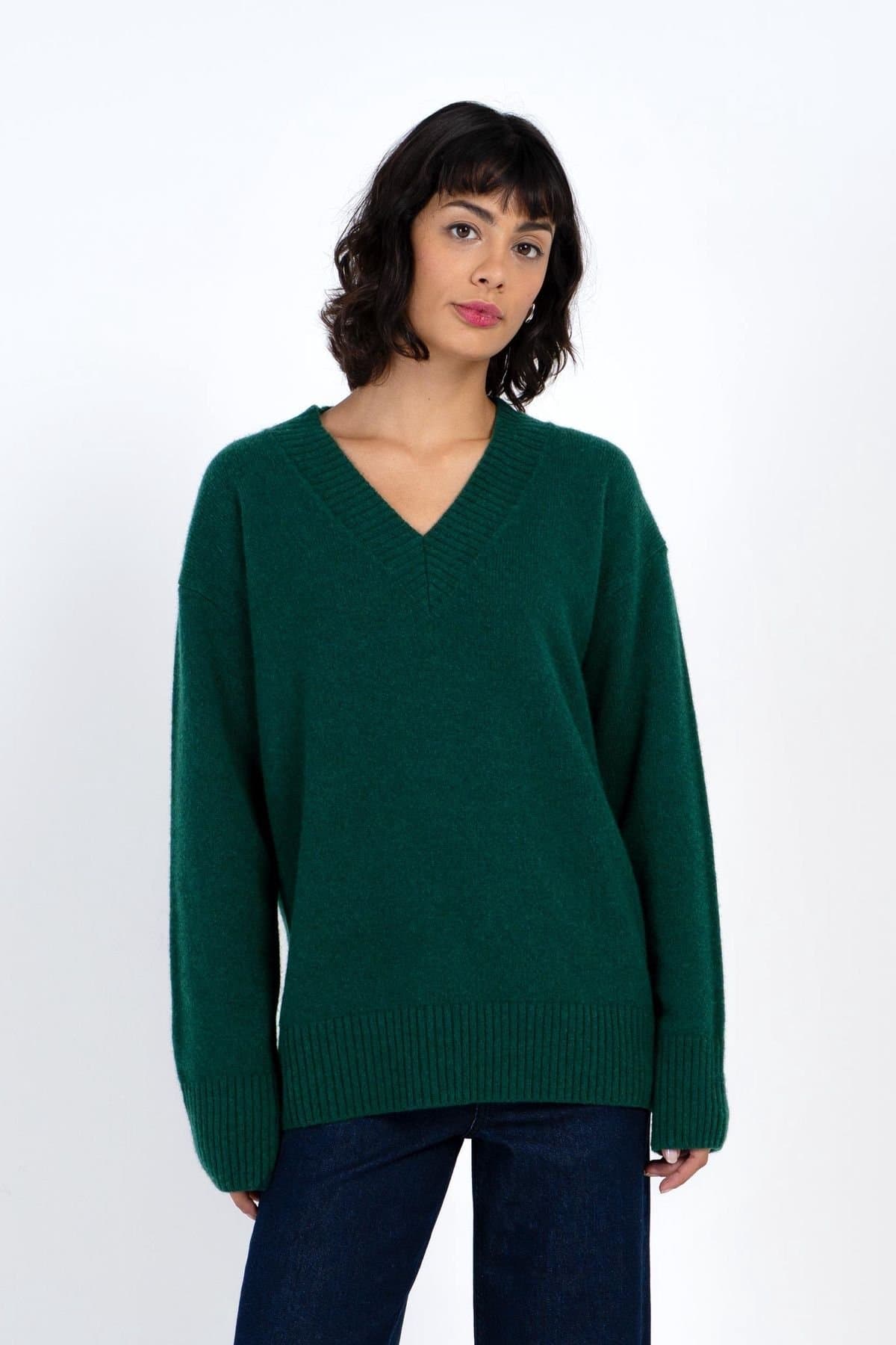 Kettlewell Kettlewell Women's Anya V-Neck Knit Jumper in Bottle Green