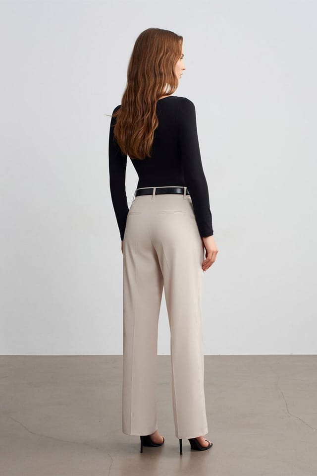 Dilvin Dilvin Women's High-Waist Straight-Leg Crepe Trousers in Stone - 2