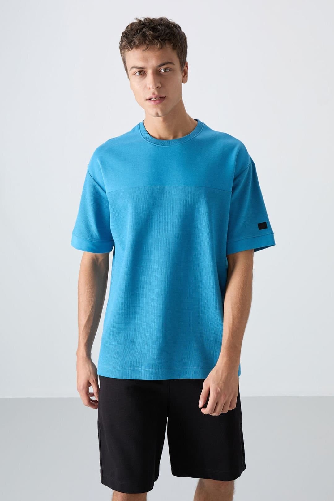 Tommy Life Tommy Life Men's Oversized Cotton-Blend Crew Neck T-Shirt in Blue