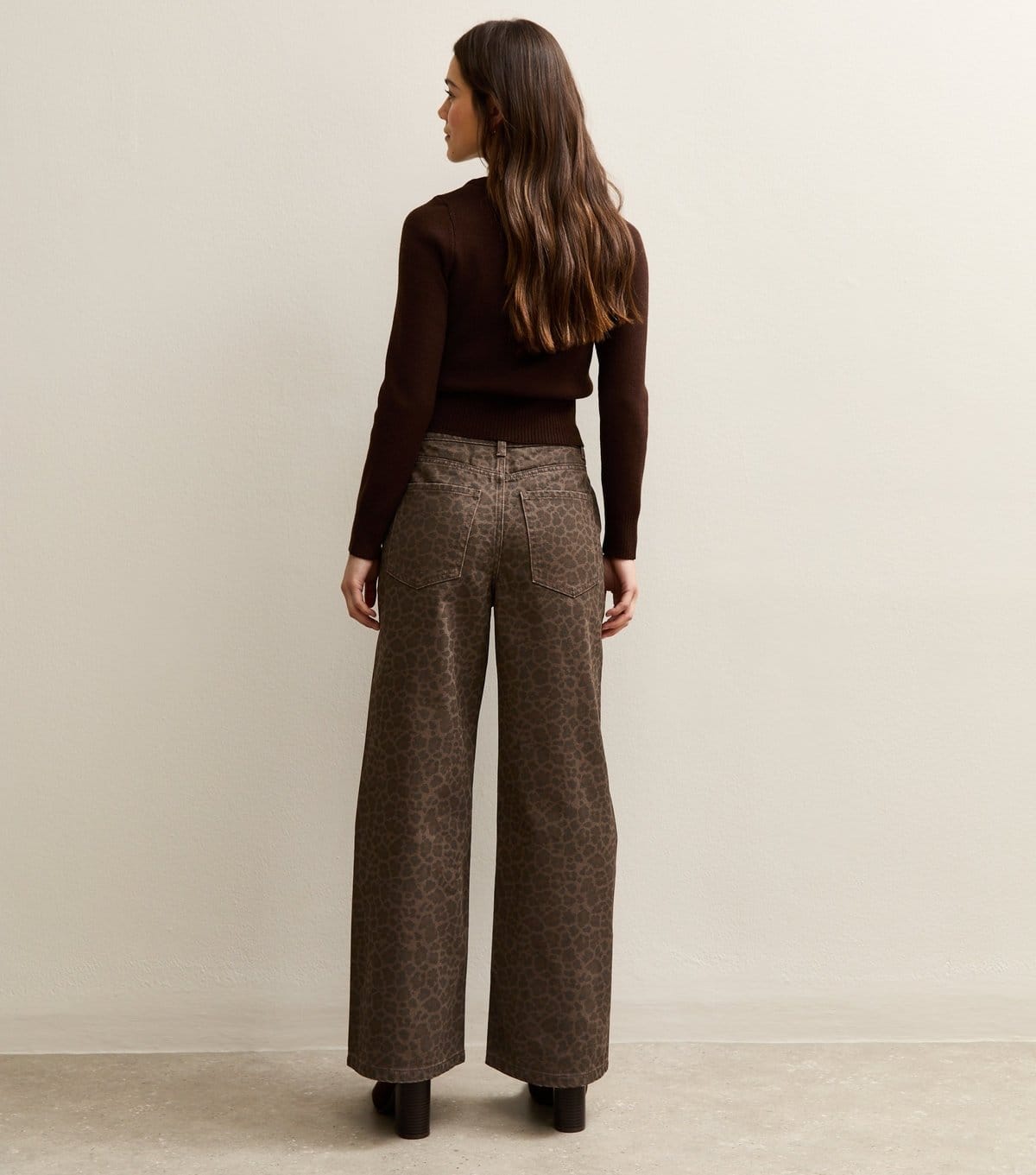 New Look Women's Petite Brown Leopard Print Wide Leg Jeans New Look - 4