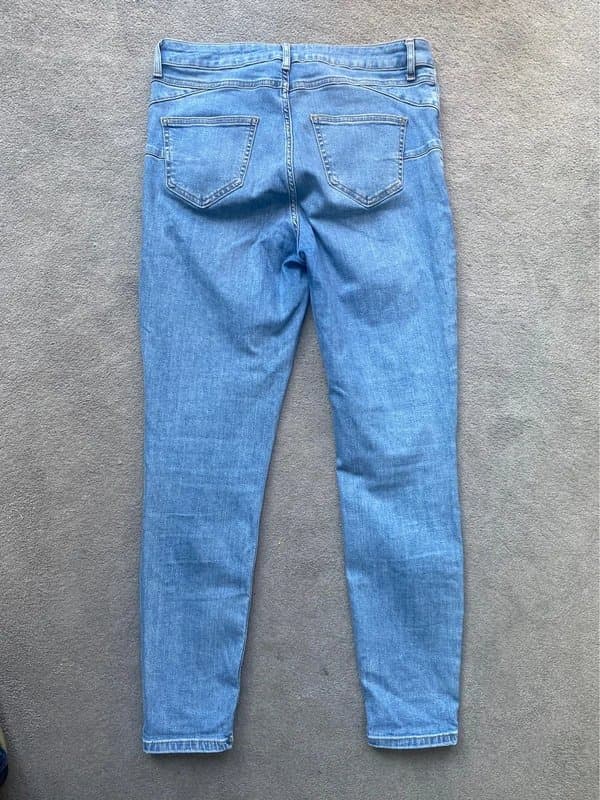 New Look New Look blue Denim jeans. Lift and Shape skinny . Size 14. Leg 32”
