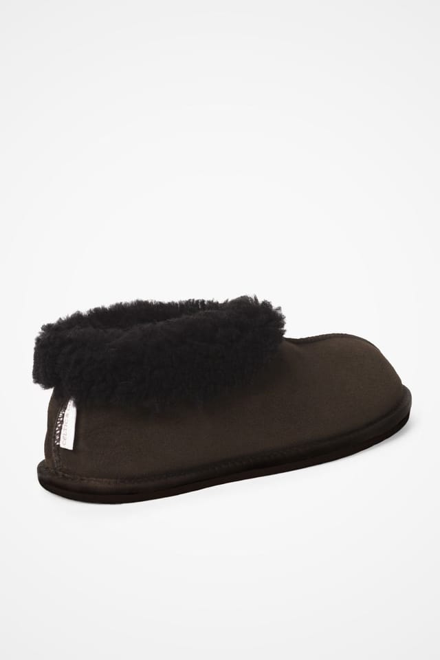 Celtic & Co Celtic & Co Men's British Shearling Bootee Slippers in Dark Brown - 2