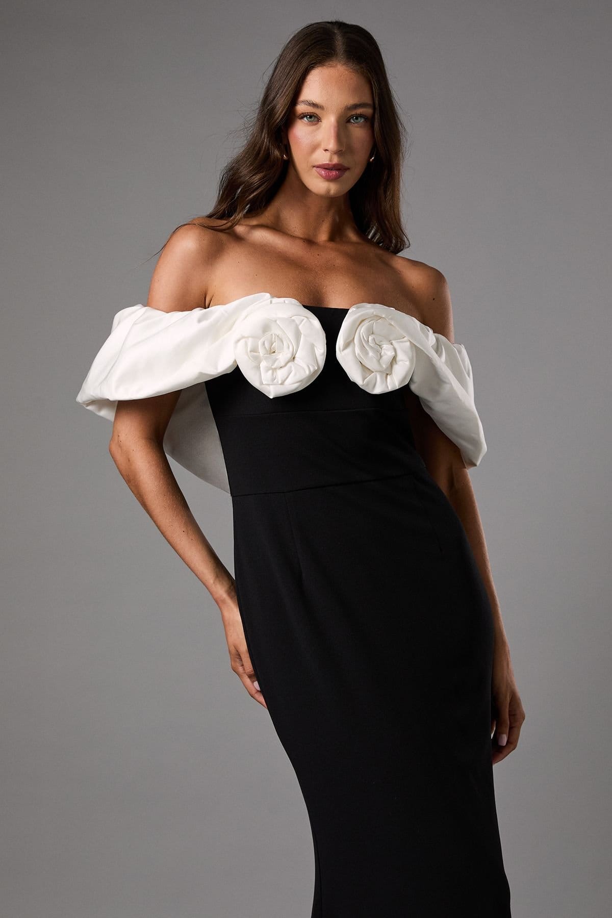 Coast Coast Women's Bardot Rose Detail Maxi Dress in Mono - 4