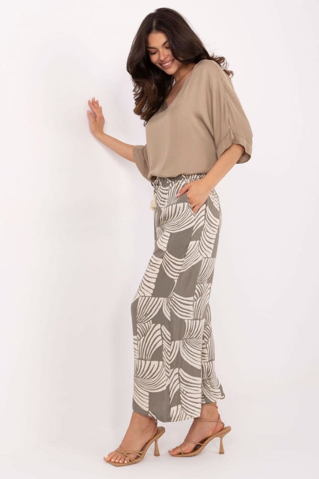 Love Lace Love Lace Women's Light Viscose Wide Leg Tie Waist Trousers in Green - 2