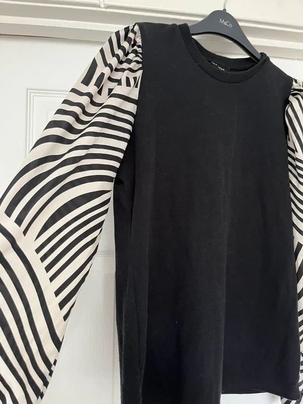 New Look Black long sleeved top with silk sleeves