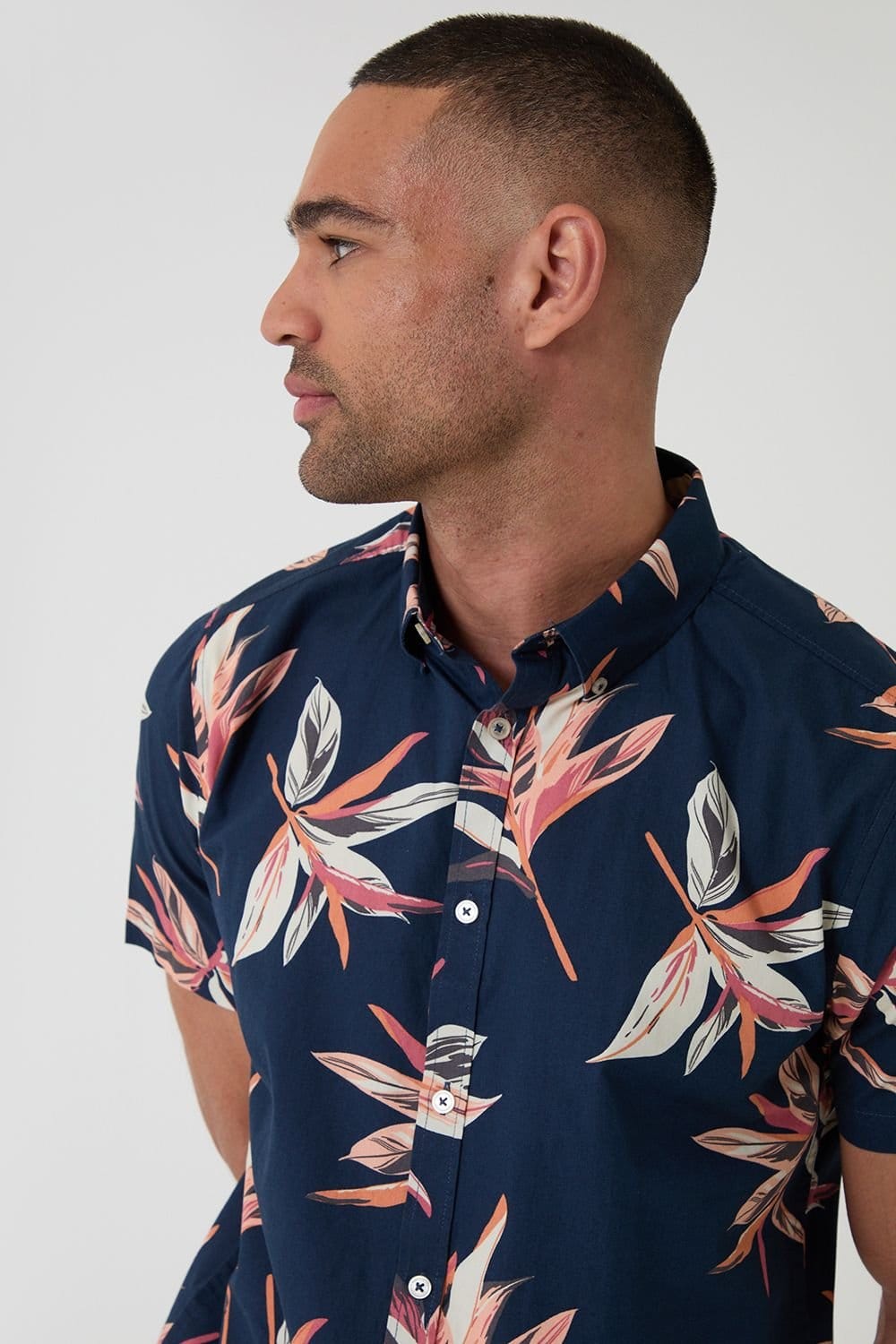 Threadbare Threadbare Men's Tropical Leaf Print Cotton Short Sleeve Shirt in Navy - 4