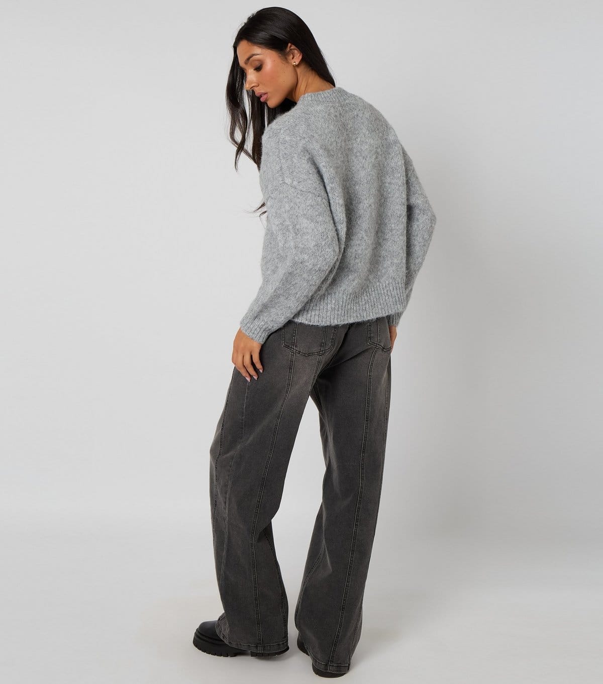 Urban Bliss Women's Light Grey Brushed Knit Relaxed Jumper Urban Bliss New Look - 4