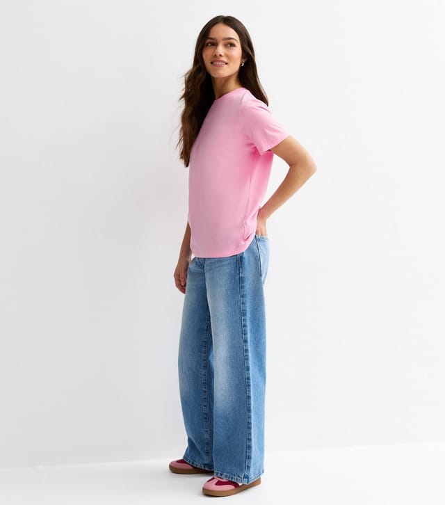 New Look Women's Petite Bright Pink Relaxed Crew Neck T-Shirt New Look - 2