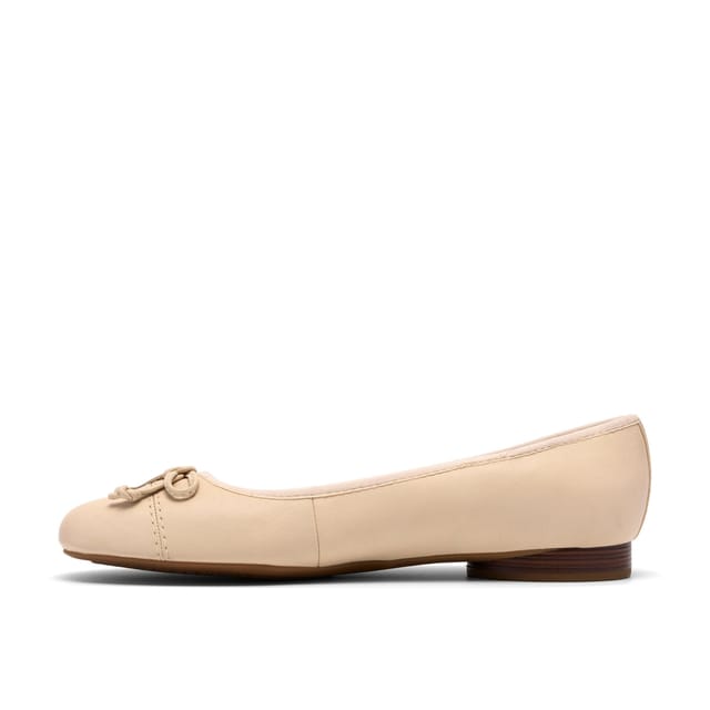 Clarks Clarks Women's Loreleigh Rae Cream Leather Slip Ons, Ballet Pumps - 2