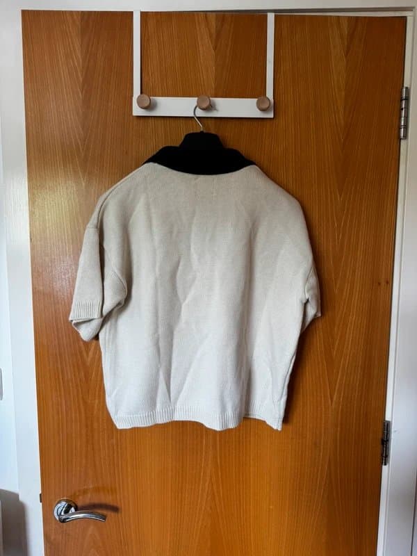 ASOS Design Asos cream knit jumper with black collar size S