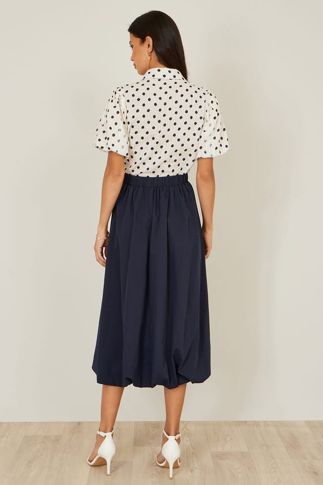 Yumi Yumi Women's Navy Satin Bubble Hem Midi Skirt - 3