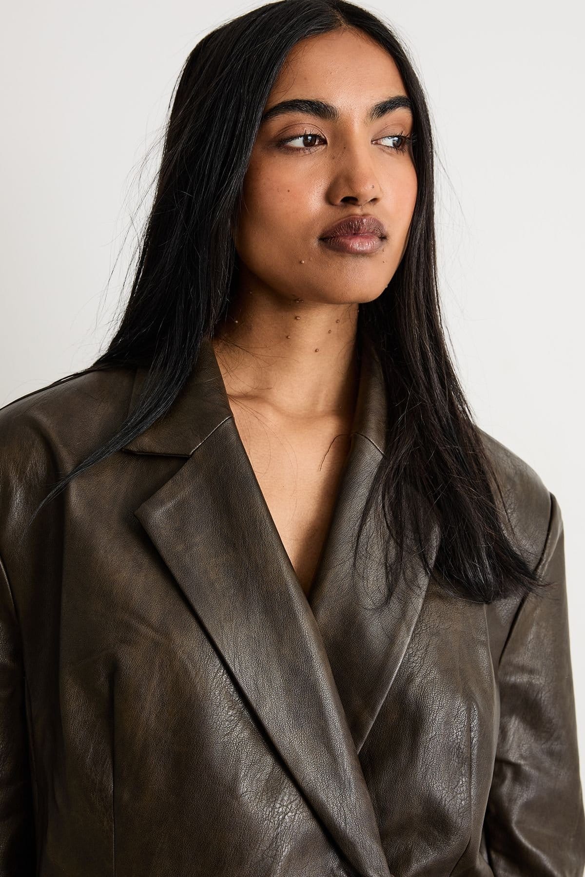 Warehouse Warehouse Women's Pu Clean Waistband Flare Trousers Co-ord in Chocolate - 4