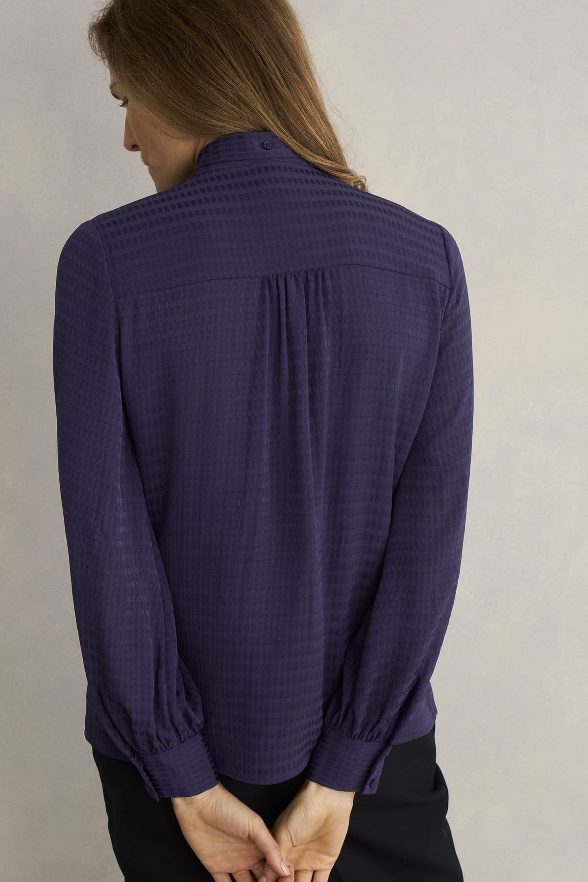 Hobbs London Hobbs London Women's Gabrielle Tie-Neck Blouse in Aubergine - 4