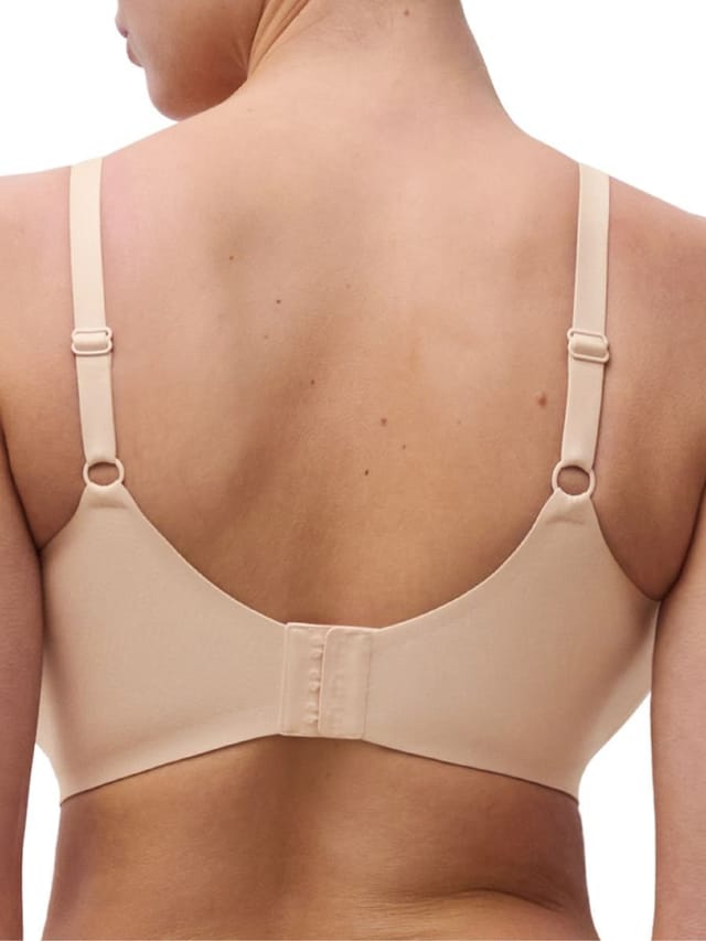 Chantelle Chantelle Women's SoftStretch Power Plunge Bra in Beige - 2