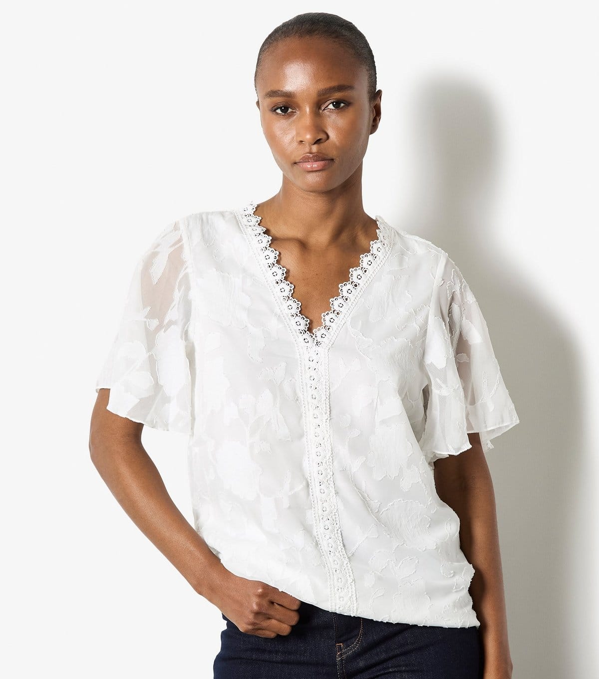 Apricot White Floral Jacquard V-Neck Top