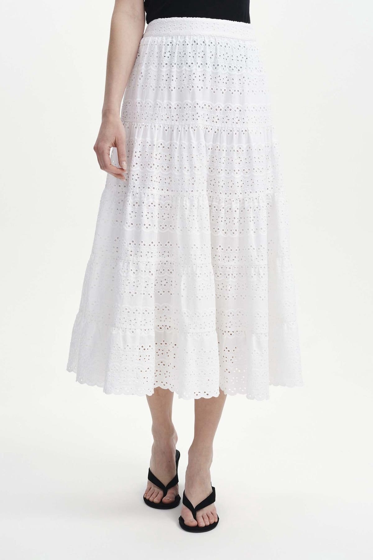 Finery London Finery London Women's Siobhan Broderie Tiered Midi Skirt in White - 4