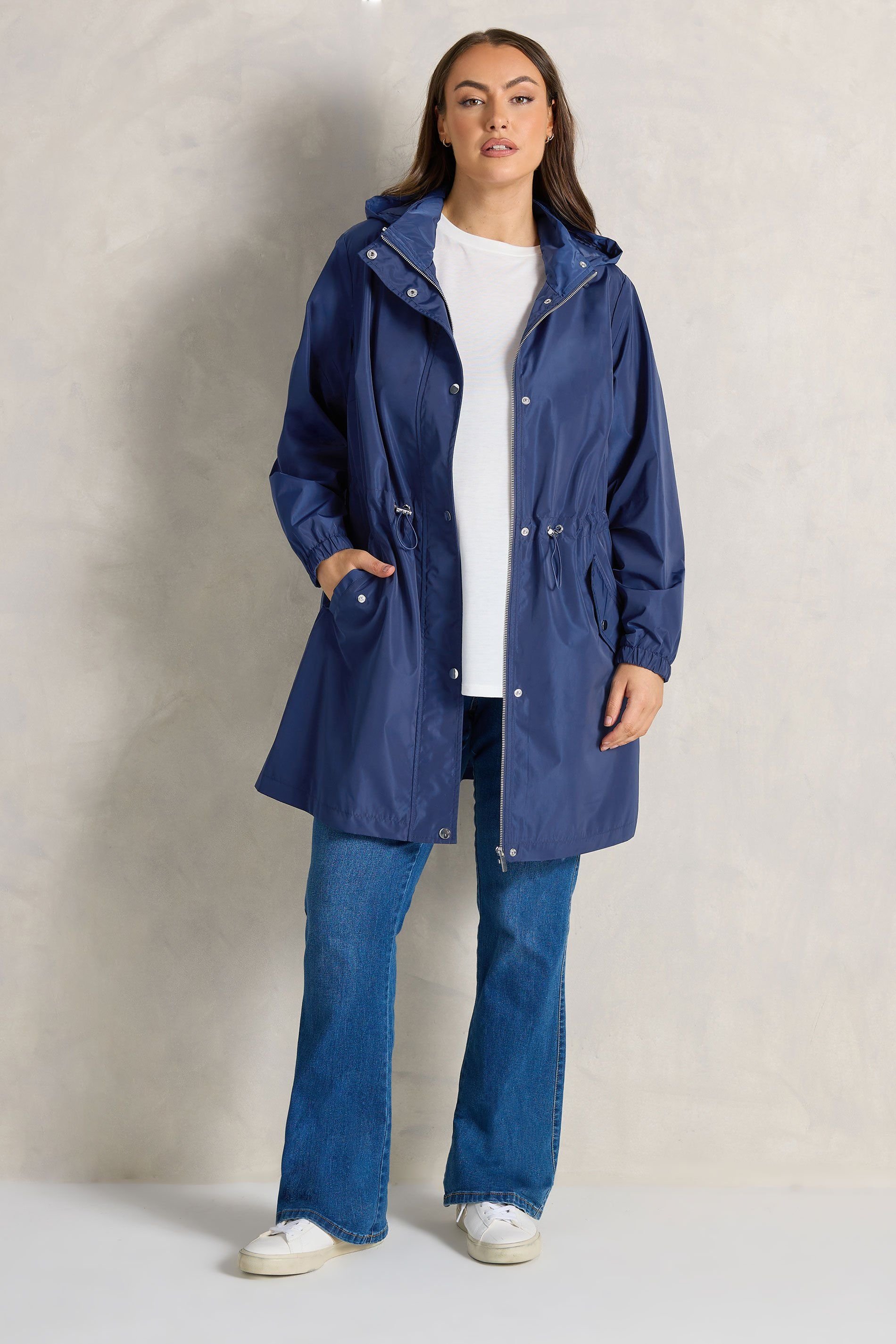 Evans Evans Women's Lightweight Rain Jacket in Mid Navy - 4