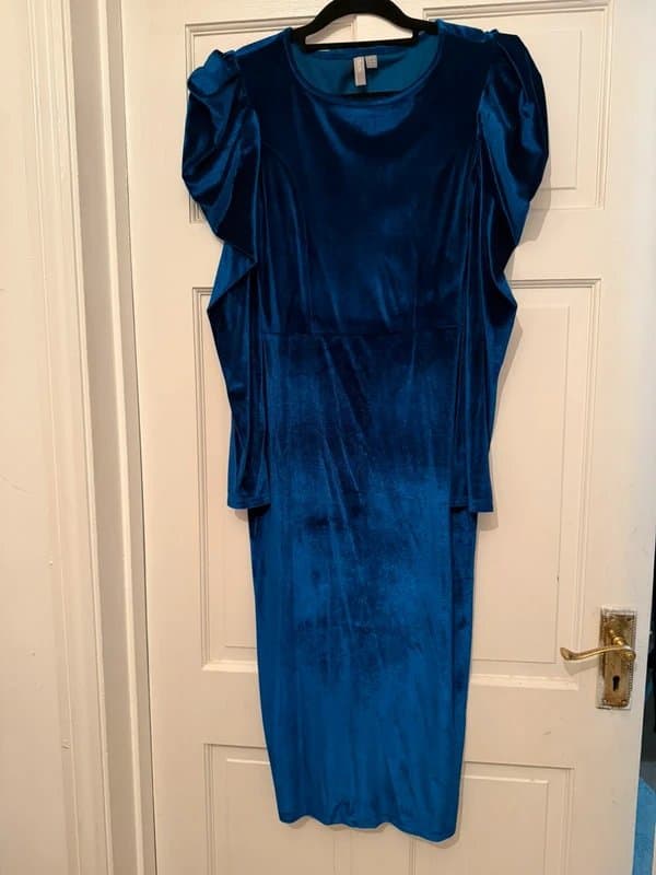 ASOS ASOS blue velvet midi dress - size 6