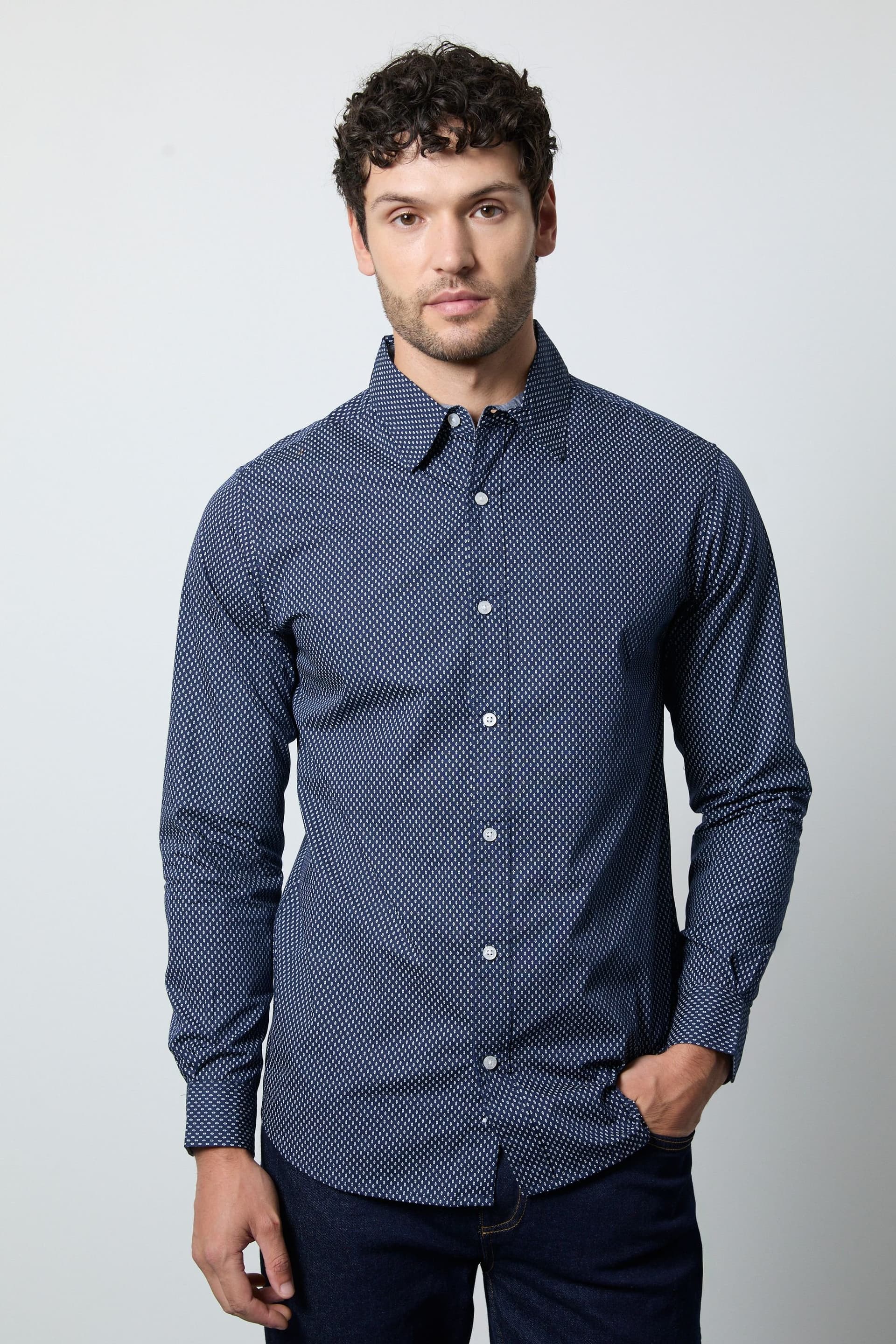 Maine Maine Men's Navy Geometric Print Long Sleeve Shirt