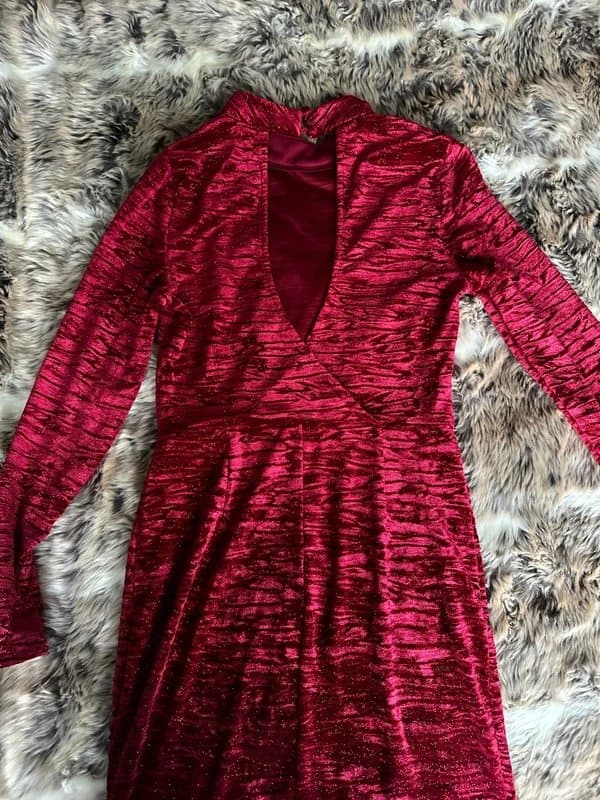 New Look New Look Burgundy velvet glitter dress backless body con